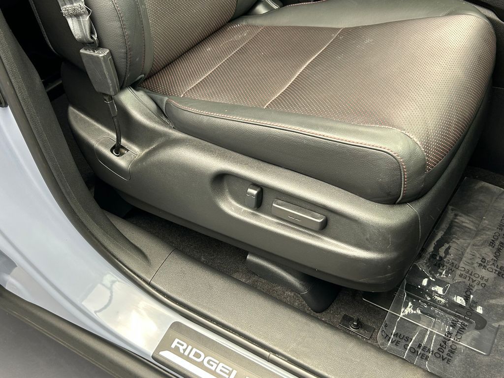 Used 2024 Gray Pearl Honda Black Edition image 47