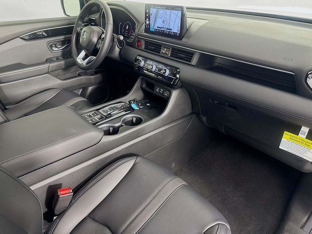 New Car 2025 Honda Pilot  Touring For Sale Under $50,000 In Austin, Texas