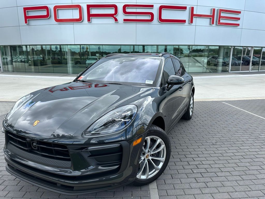 2024 Porsche Macan  -
                Davie, FL