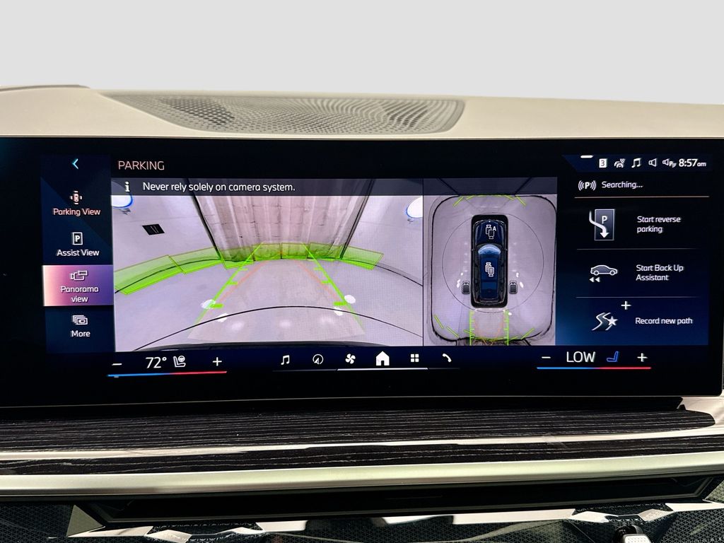 Thumbnail: 2026 BMW X7 - 15