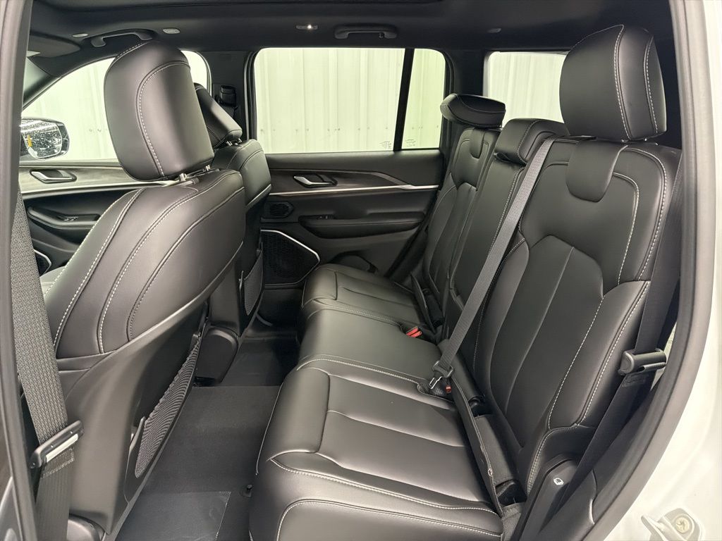 2026 Jeep Grand Cherokee Limited - 11
