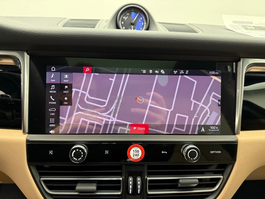 Thumbnail: 2026 Porsche Macan - 18