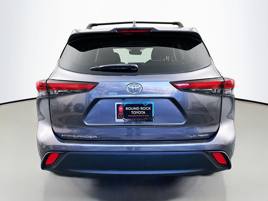 Thumbnail: 2023 Toyota Highlander - 6