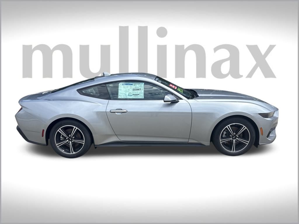 2025 Ford Mustang EcoBoost photo 2