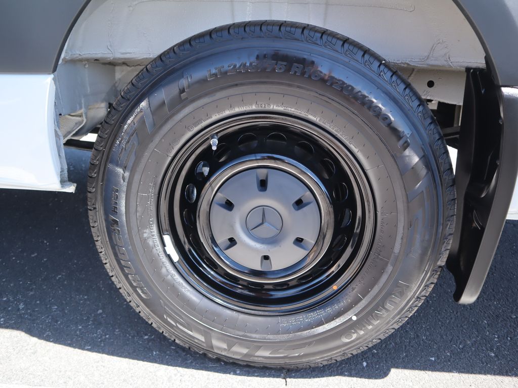 Thumbnail: 2025 Mercedes-Benz Sprinter - 32