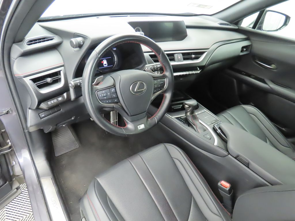 Thumbnail: 2022 Lexus UX - 9
