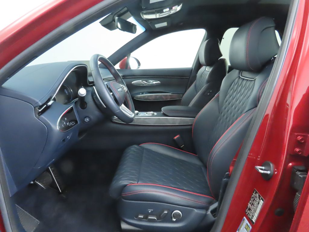 Thumbnail: 2022 Genesis GV70 - 20