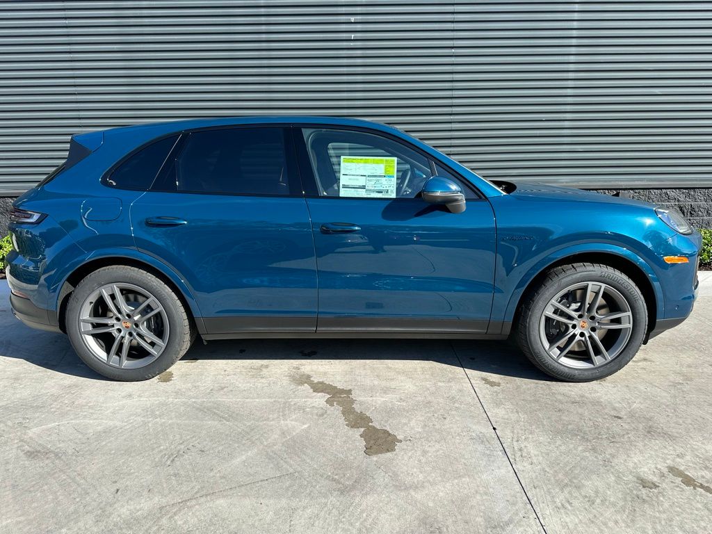 Thumbnail: 2025 Porsche Cayenne - 8