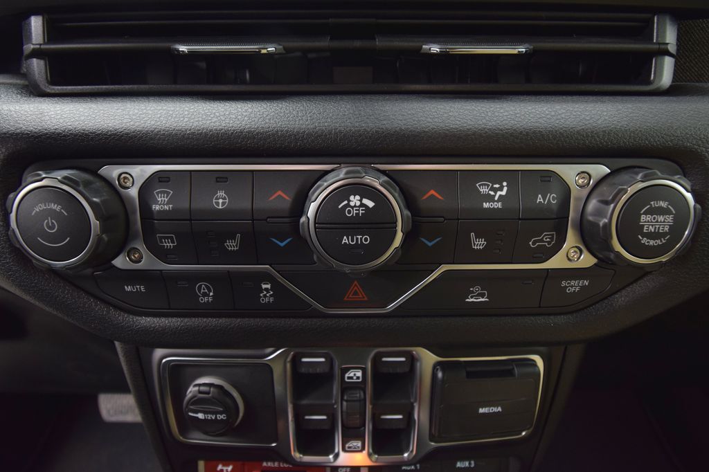 new 2026 Jeep Gladiator car, priced at $53,611