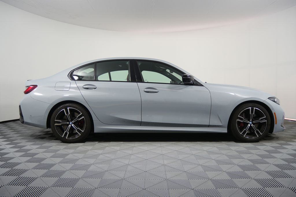 Thumbnail: 2023 BMW 3 Series - 2