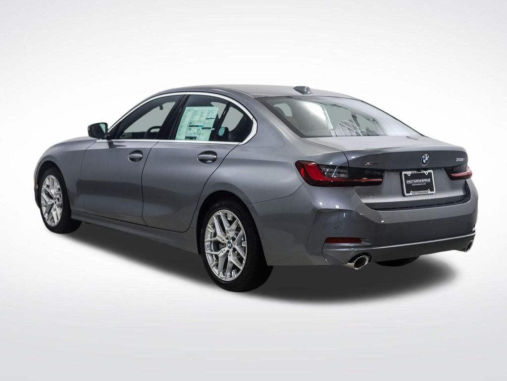 Thumbnail: 2026 BMW 3 Series - 3
