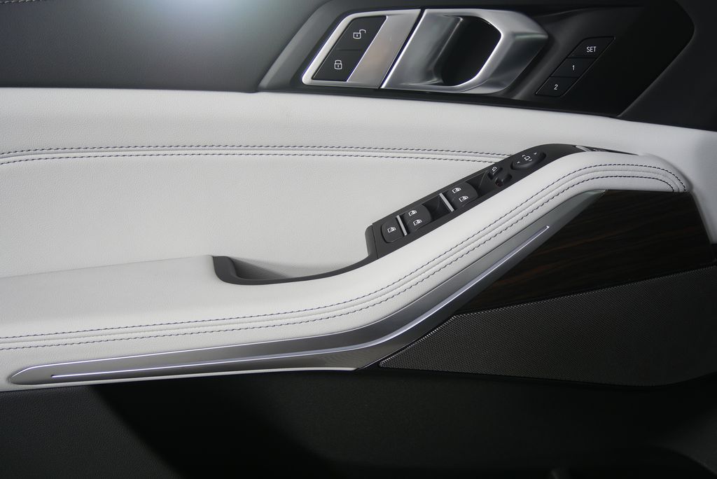 Thumbnail: 2026 BMW X5 - 9