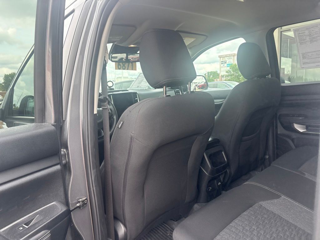 Used 2024 Gray Metallic Ford XLT image 35