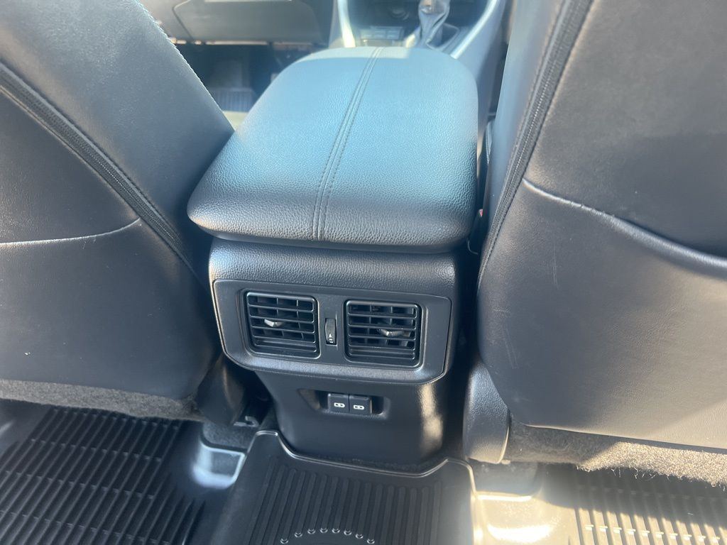2022 Toyota RAV4 XLE Premium photo