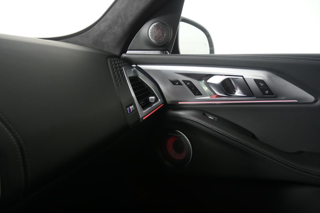 Thumbnail: 2026 BMW XM - 27