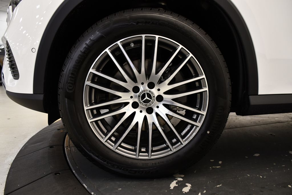 Thumbnail: 2025 Mercedes-Benz GLC - 13