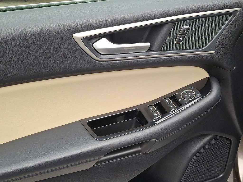 Thumbnail: 2019 Ford Edge - 12