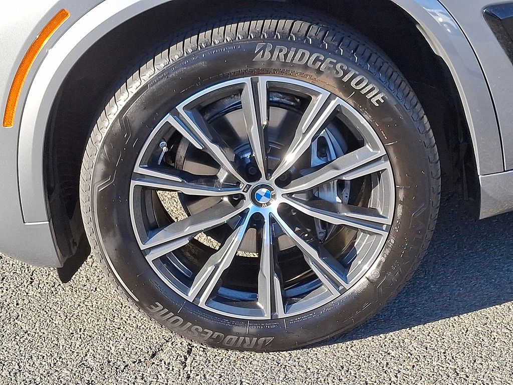 Thumbnail: 2025 BMW X5 - 8