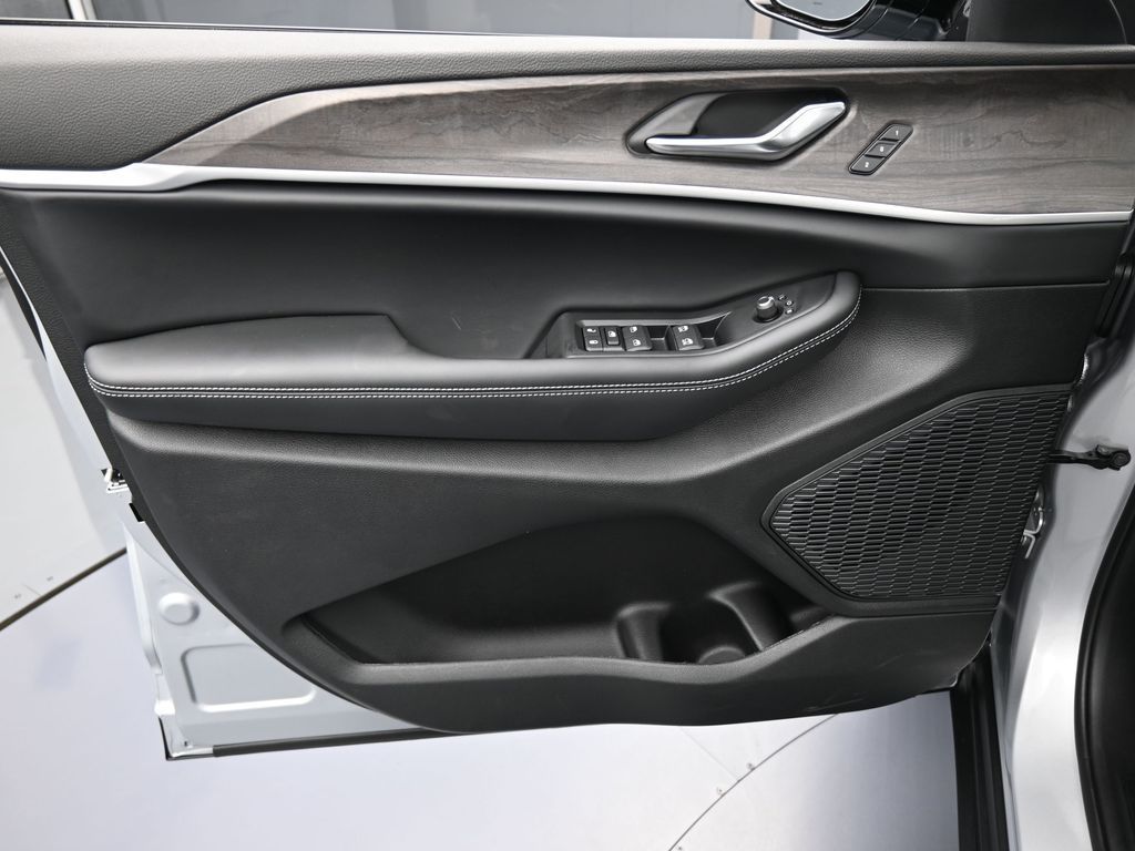 New 2025 Silver Zynith Jeep Limited image 12