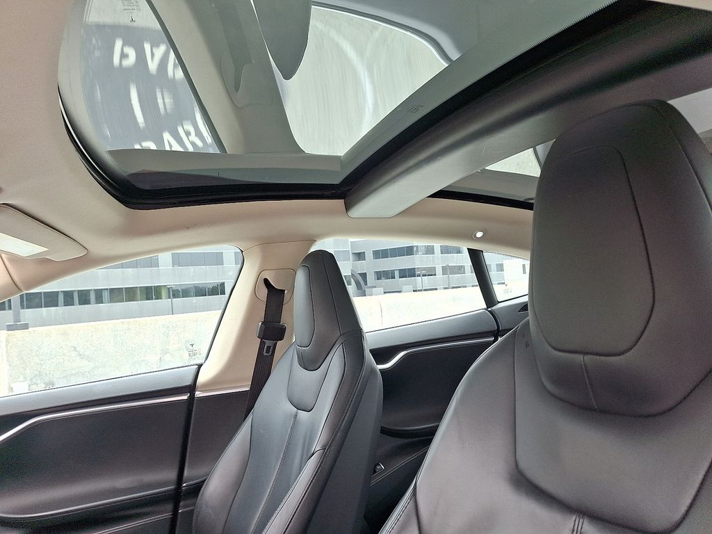 Thumbnail: 2014 Tesla Model S - 18