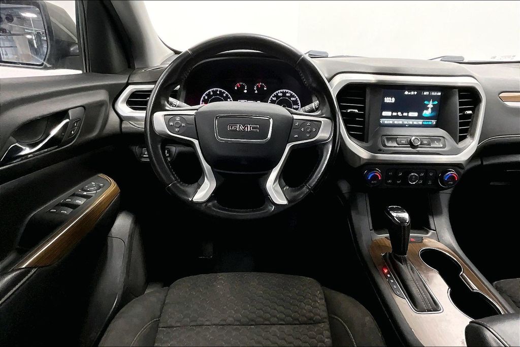 View vehicle photo 6