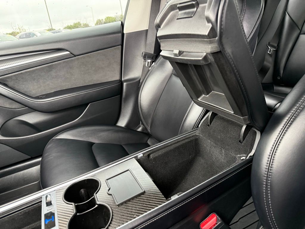 Thumbnail: 2021 Tesla Model 3 - 17