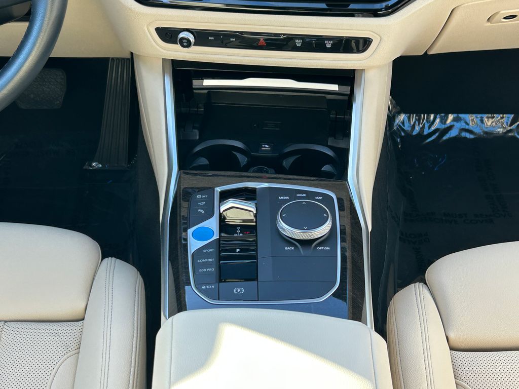 Thumbnail: 2023 BMW i4 - 27