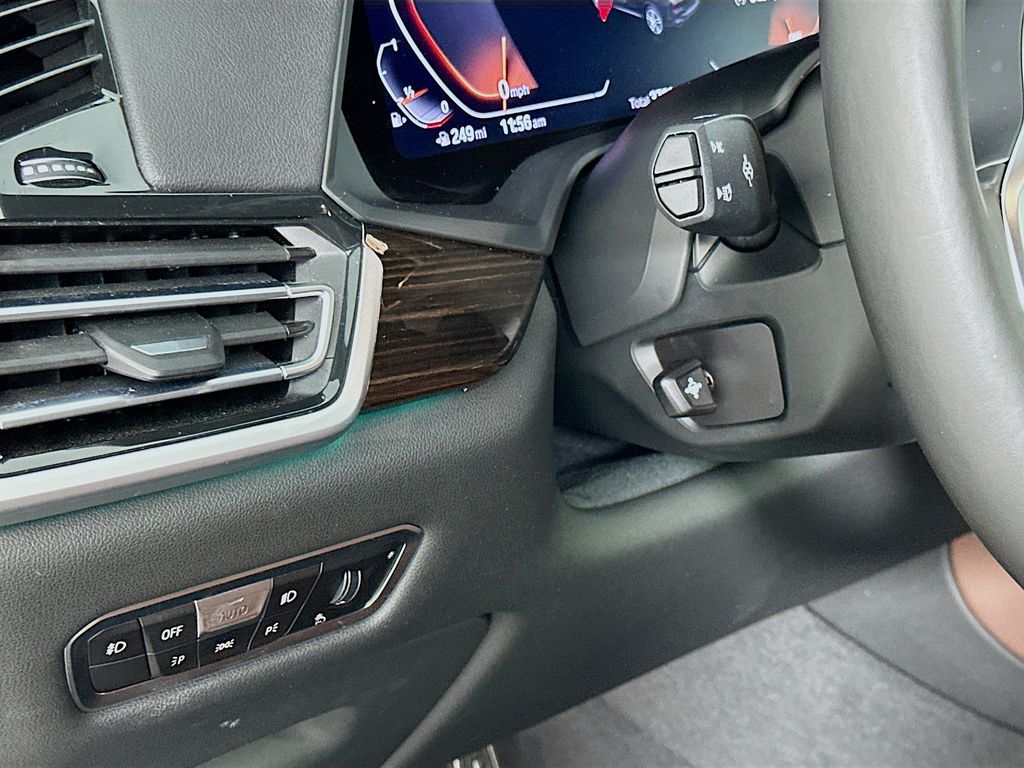 Thumbnail: 2021 BMW X6 - 10