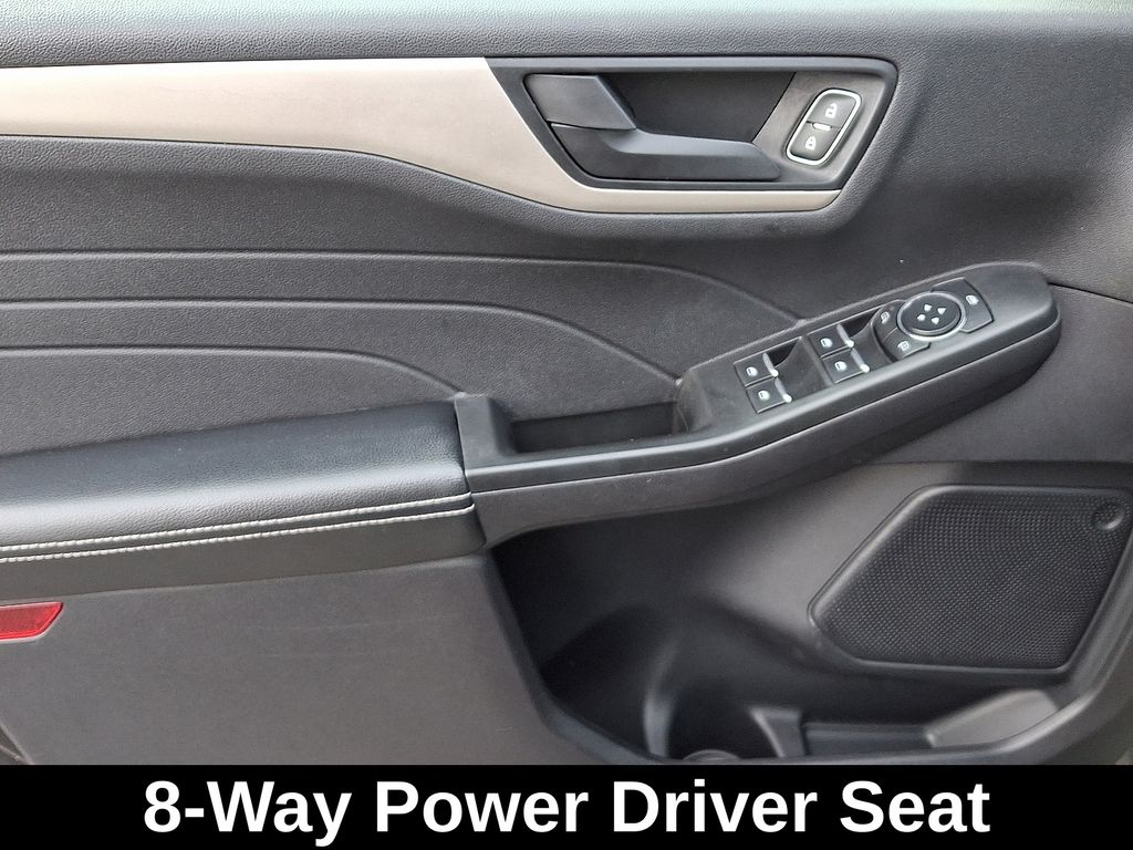 Thumbnail: 2022 Ford Escape - 14