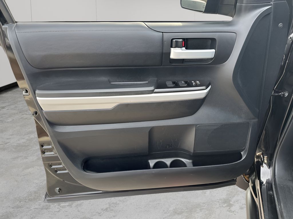 Used Car 2018 Toyota Tundra  Sr5 For Sale Under $35,000 In Austin, Texas