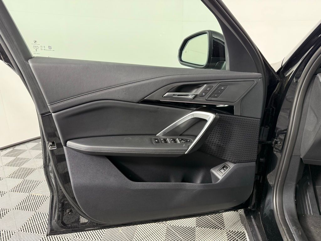 2025 BMW X1 xDrive28i 10
