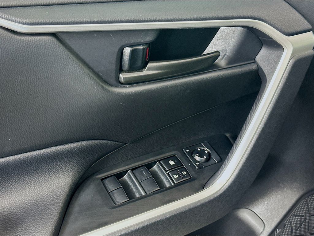 Thumbnail: 2024 Toyota RAV4 - 18