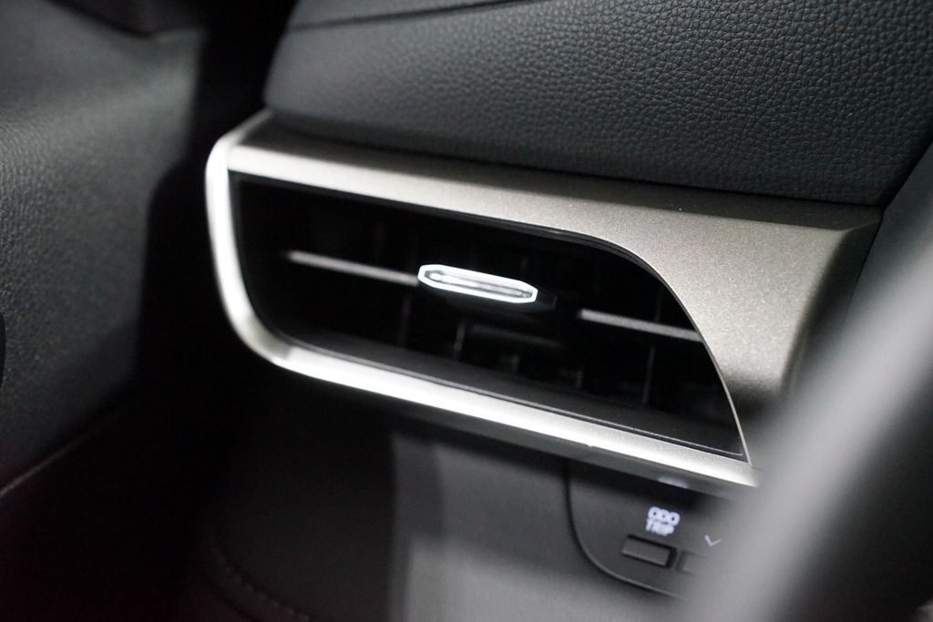 Thumbnail: 2024 Toyota Highlander - 25