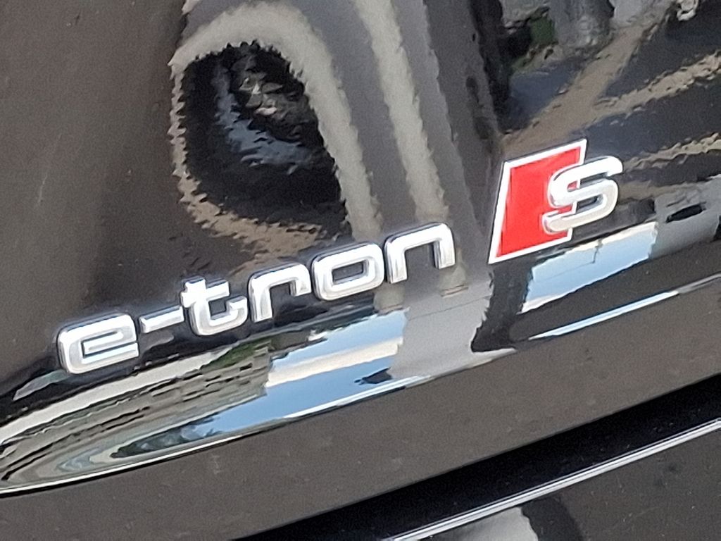 2022 Audi e-tron S Premium Plus 29