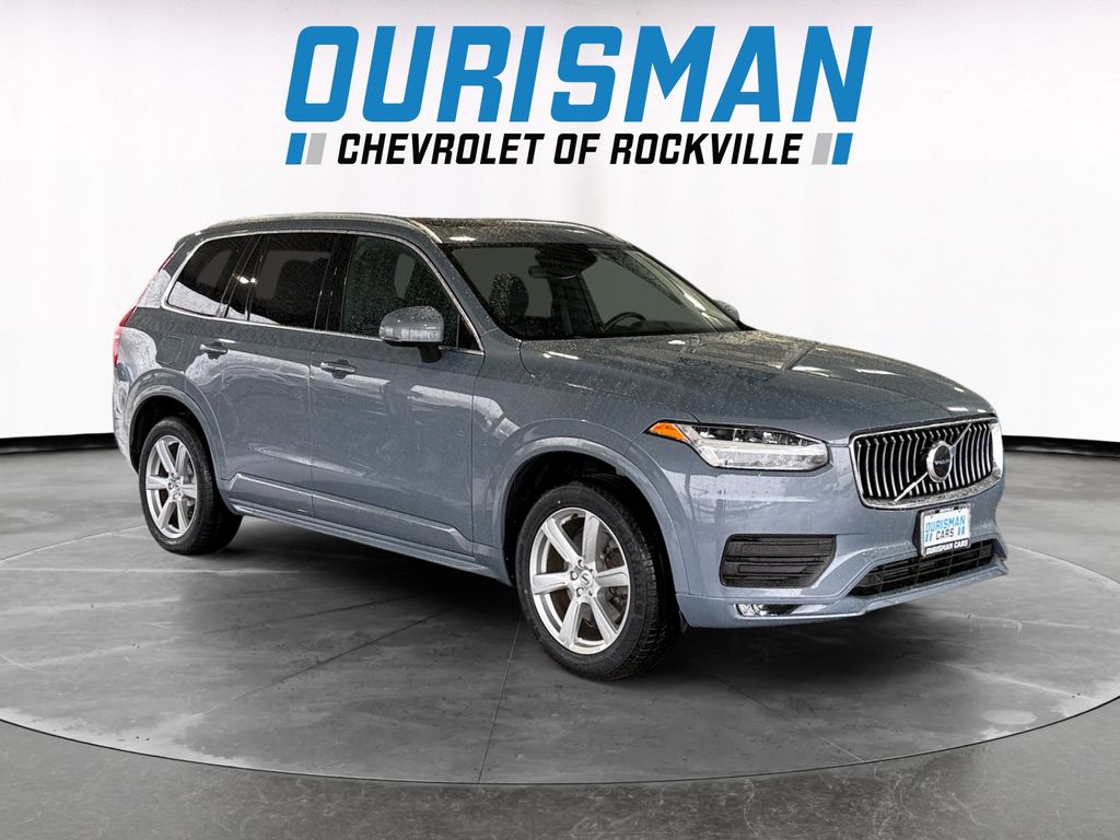 2020 Volvo XC90 T6 Momentum 6-Passenger AWD