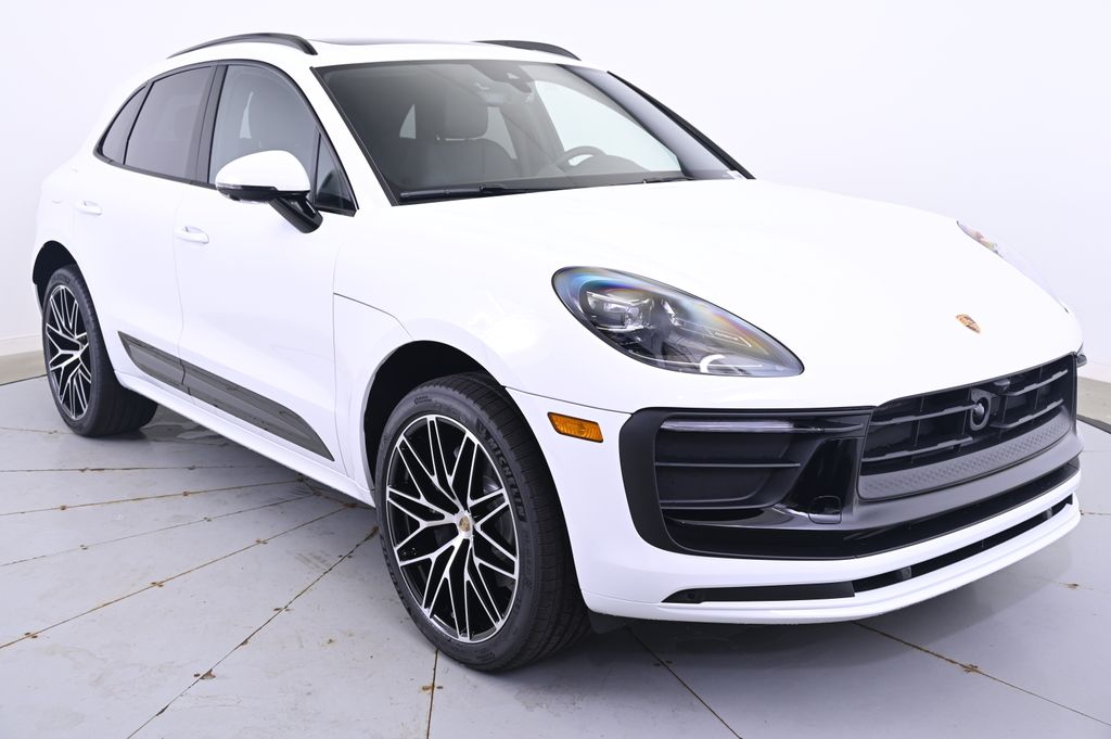 Thumbnail: 2026 Porsche Macan - 9