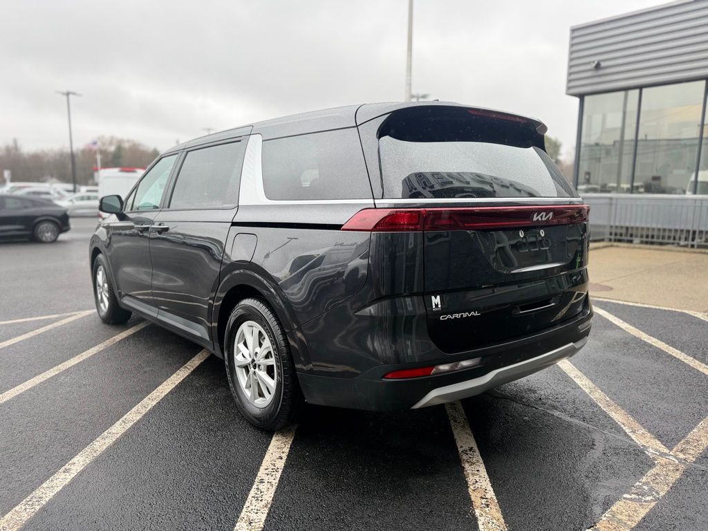 View vehicle photo 5