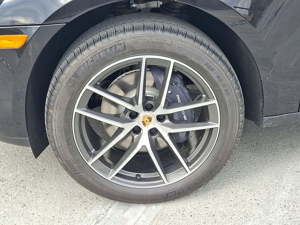 Thumbnail: 2026 Porsche Macan - 10