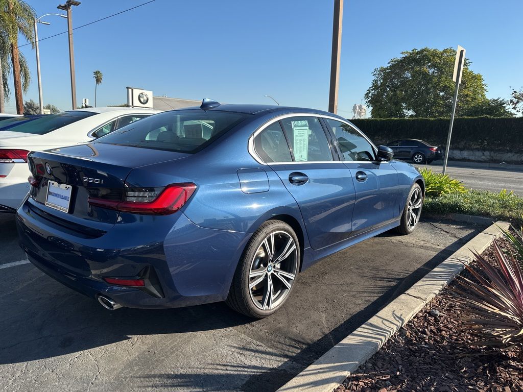 2022 BMW 3 Series 330i 3