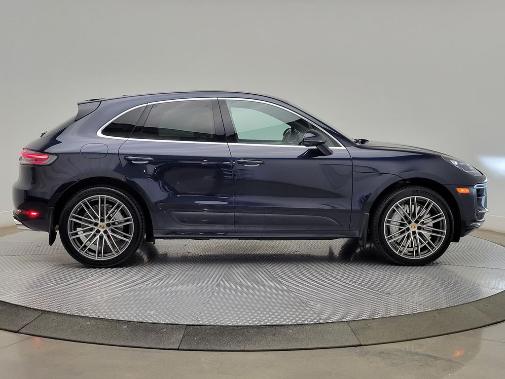 Thumbnail: 2021 Porsche Macan - 6