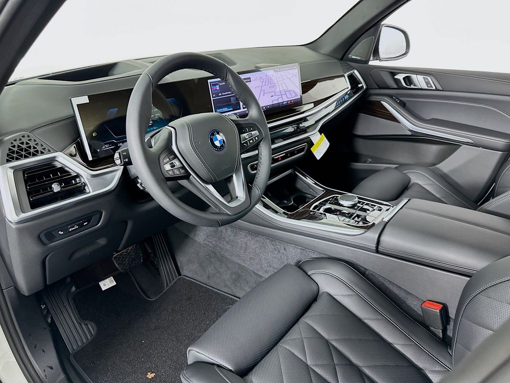 2025 BMW X5 xDrive50e 9