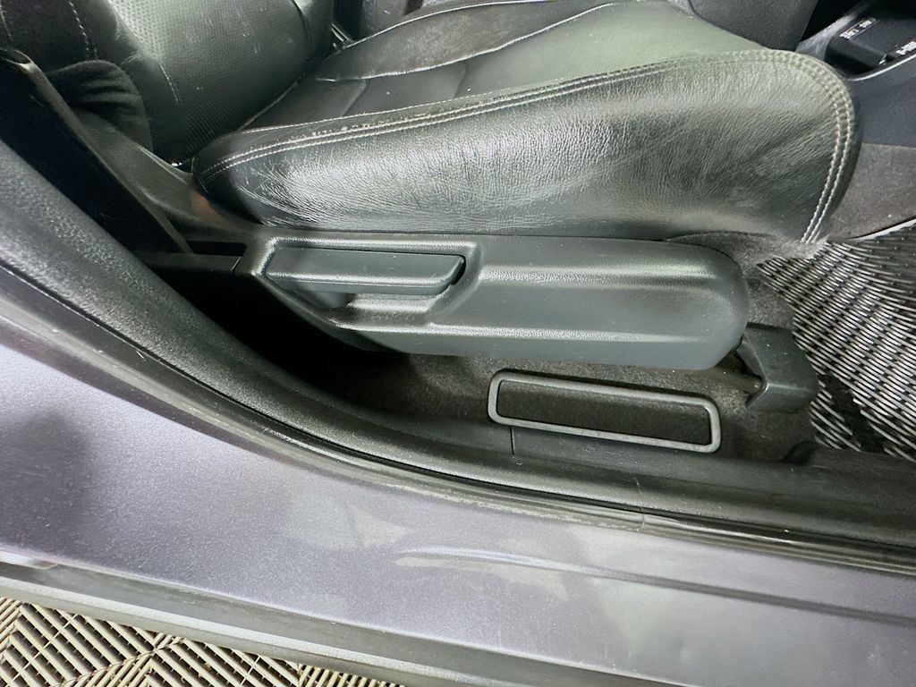 Used 2019 Gray Honda EX-L image 23