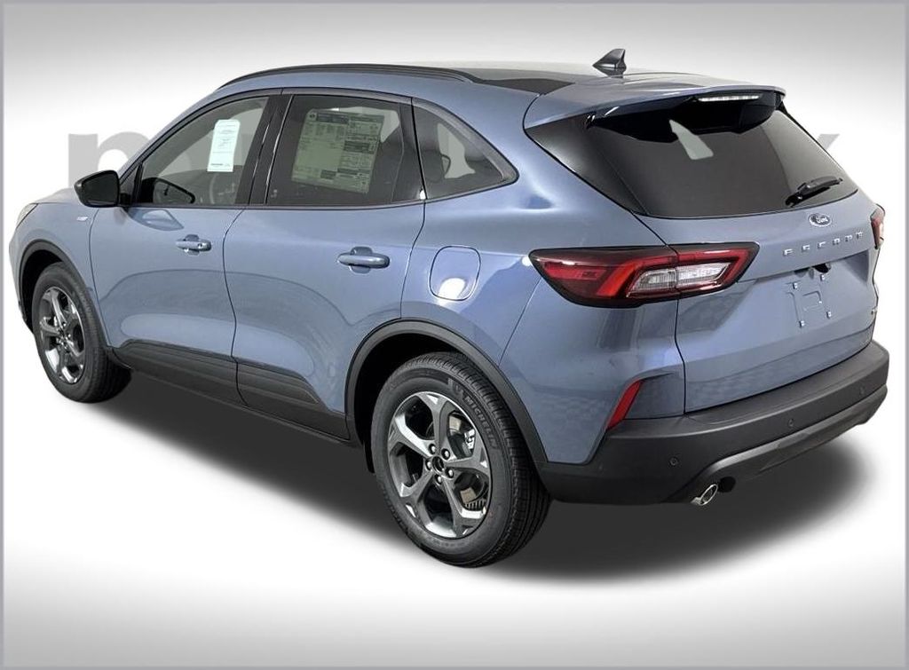 2025 Ford Escape ST-Line photo 3