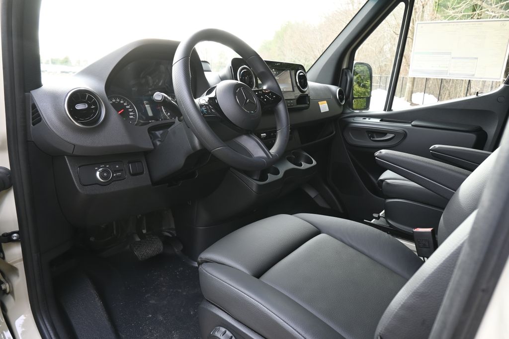 Thumbnail: 2026 Mercedes-Benz Sprinter - 17