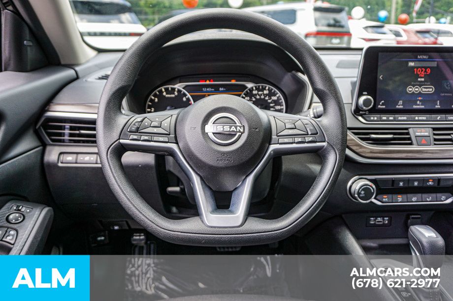 Used 2025 Black Nissan 2.5 SV image 28