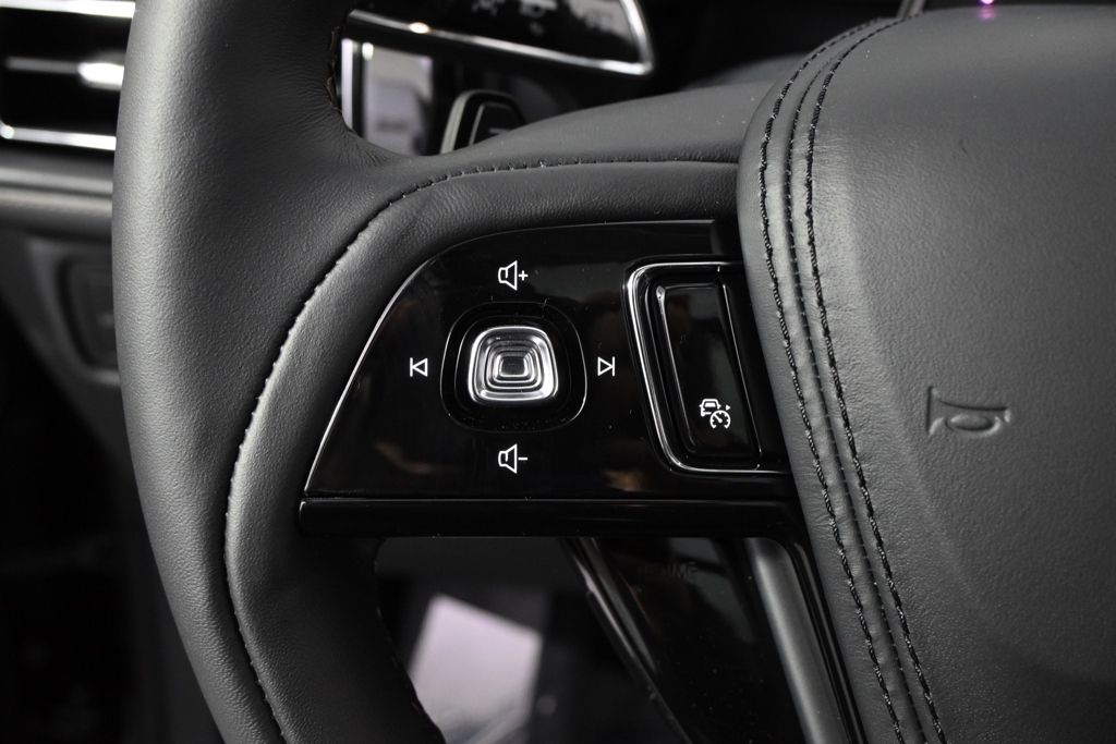 New 2026 Black Lincoln Reserve image 34