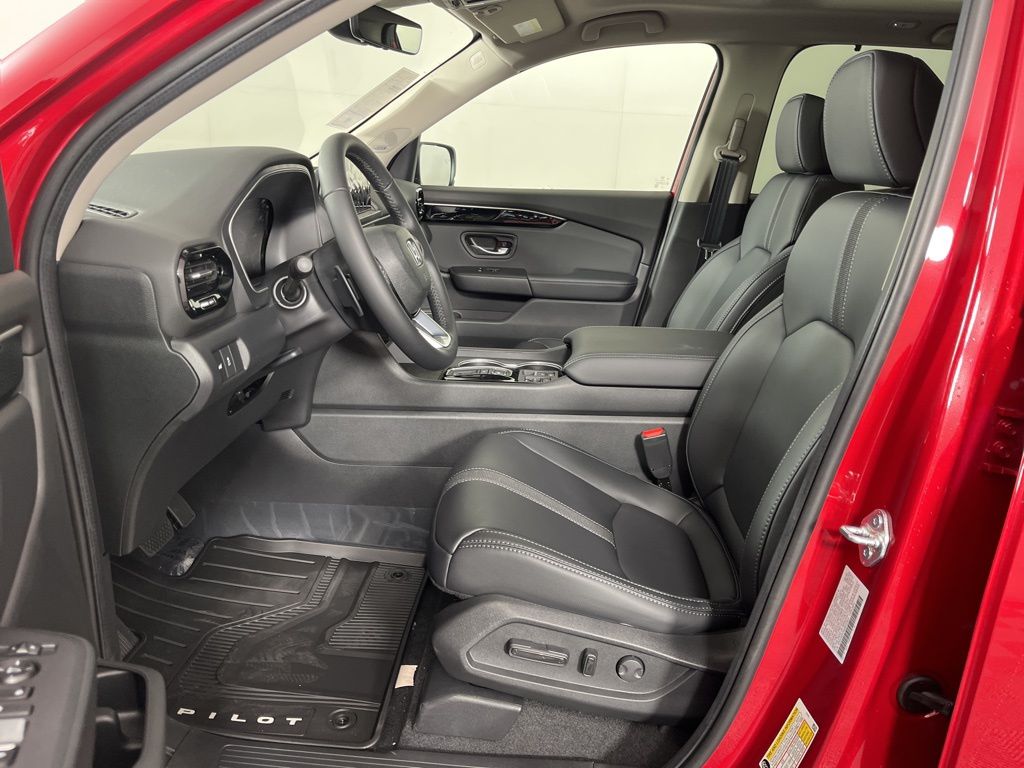 2025 Honda Pilot Touring 25
