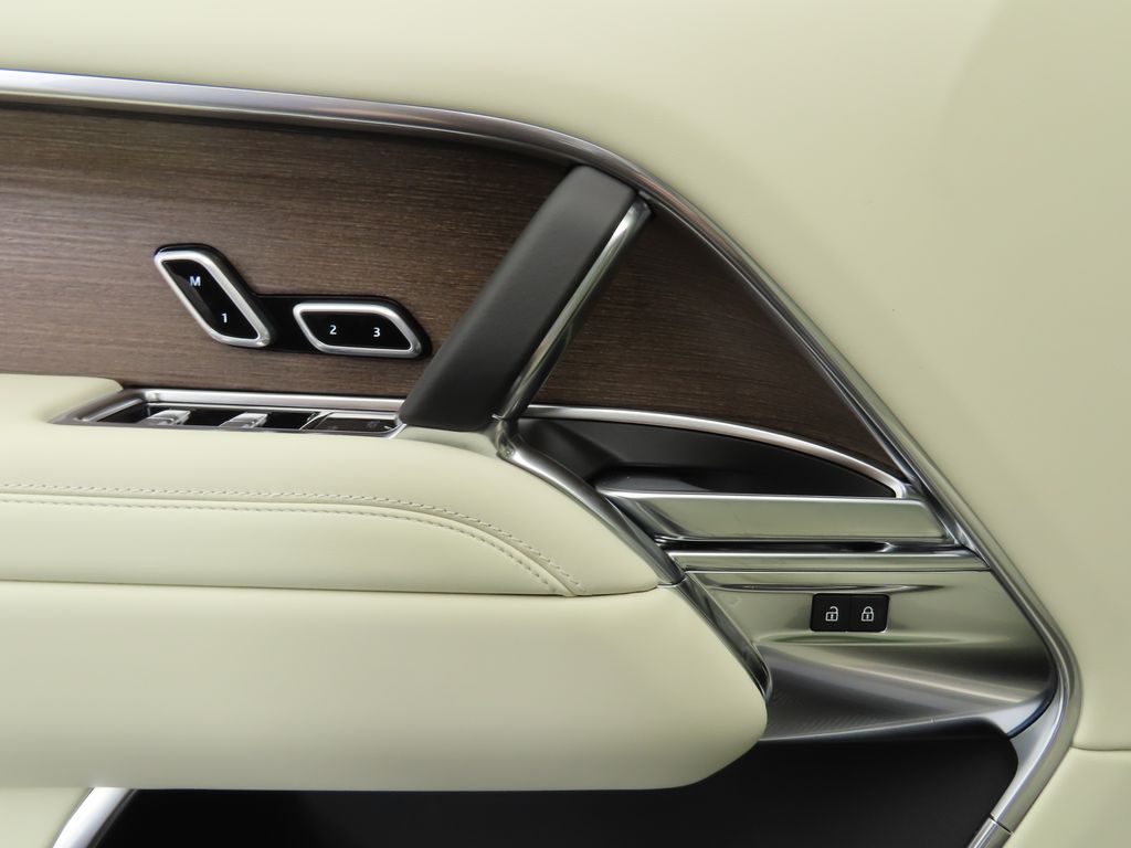 Thumbnail: 2025 Land Rover Range Rover - 25