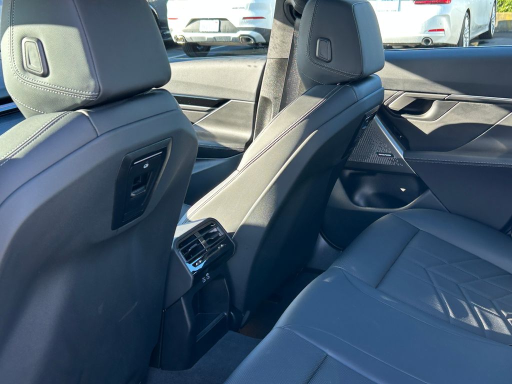 Thumbnail: 2025 BMW 5 Series - 31