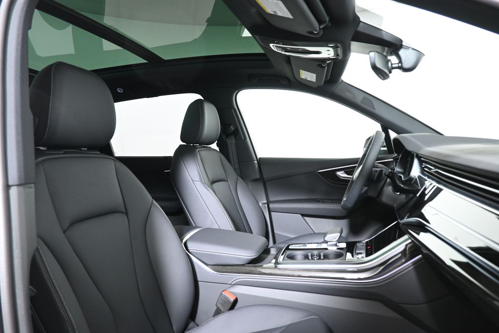 Thumbnail: 2026 Audi Q7 - 21